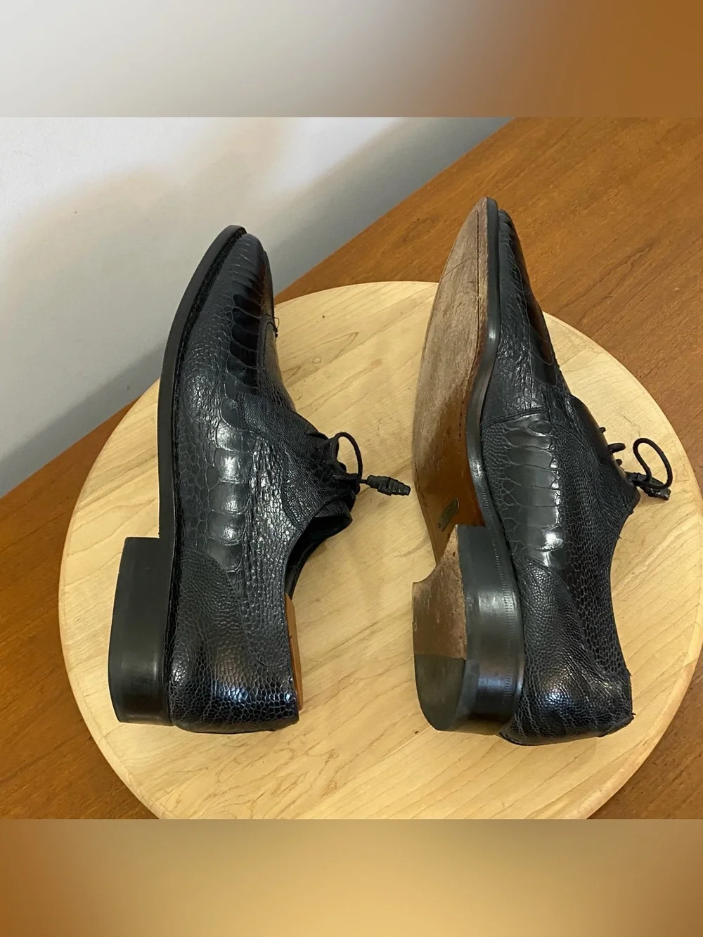 Mezlan gently used